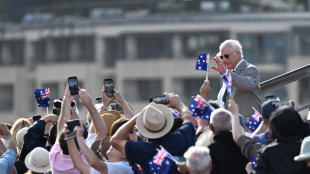 Re Carlo conclude la visita in Australia con un bagno di folla