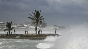 Beryl, elevado a categoría 5, causa destrozos y un muerto en el Caribe