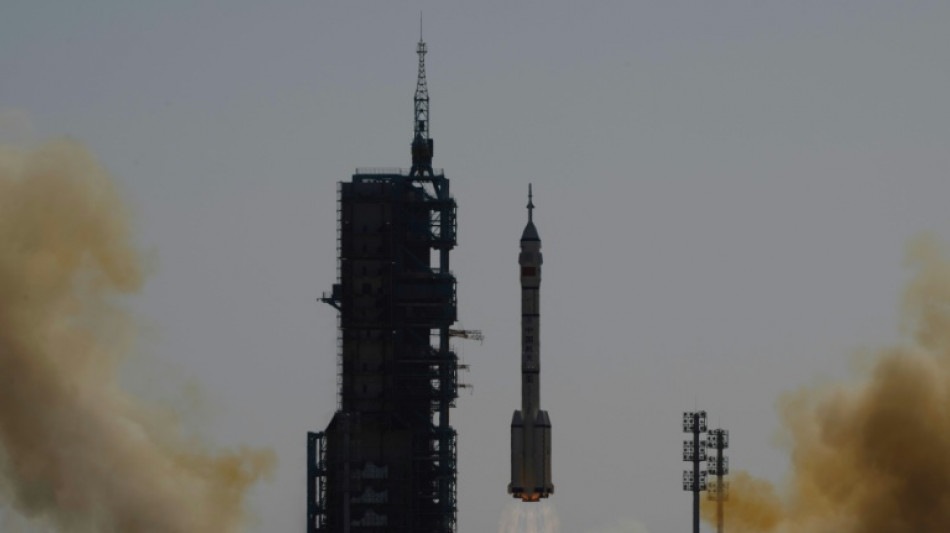 La Chine envoie dans l'espace sa mission Shenzhou-17