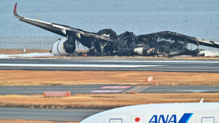 Los investigadores siguen sin dilucidar las causas de colisión de dos aviones en Tokio