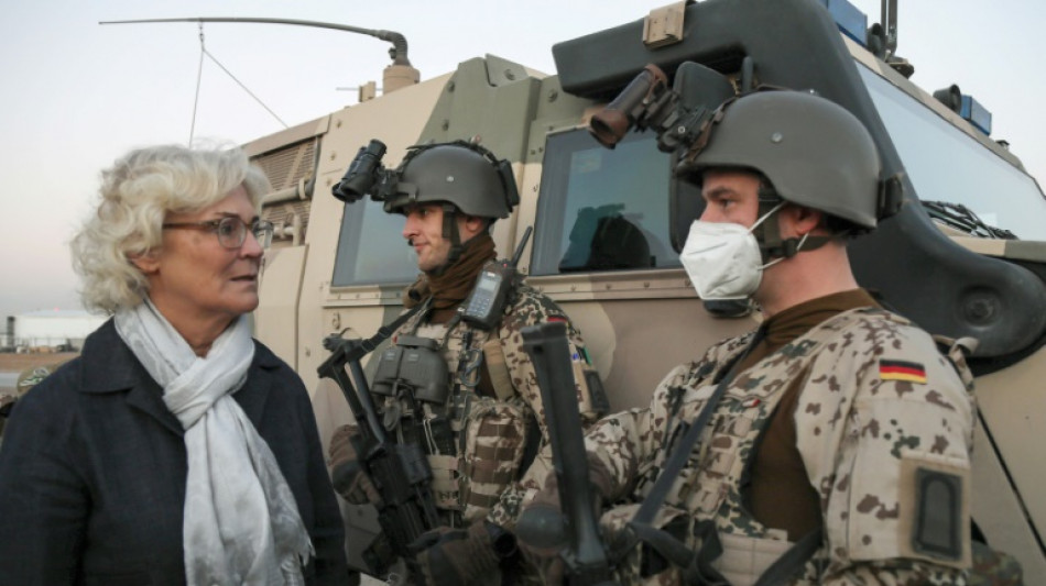 Lambrecht verzichtet zunächst auf große Strukturreform bei der Bundeswehr