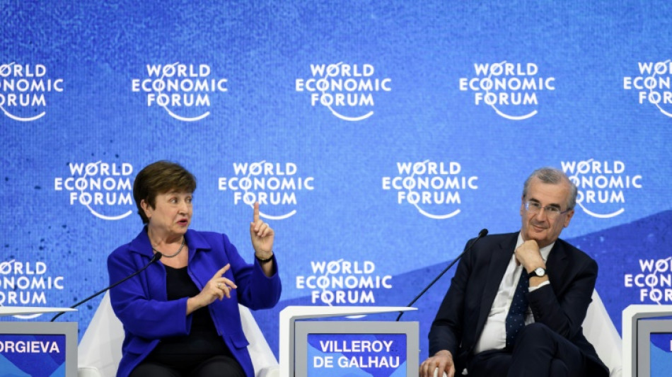 El riesgo de nuevas crisis de la deuda preocupa en Davos