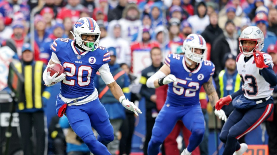 Bills take AFC second seed, Eagles clinch NFC top berth but Packers out