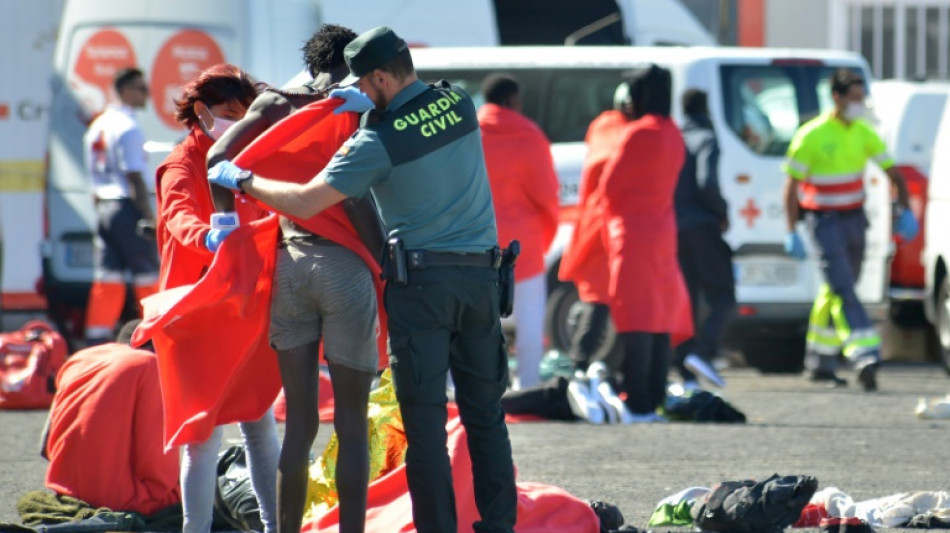 Encuentran a tres migrantes muertos cerca de las islas Canarias