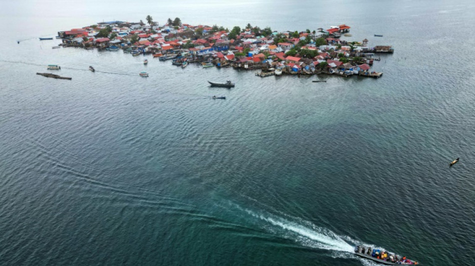 'Life goes on' - Panama islanders relocated as sea level rises