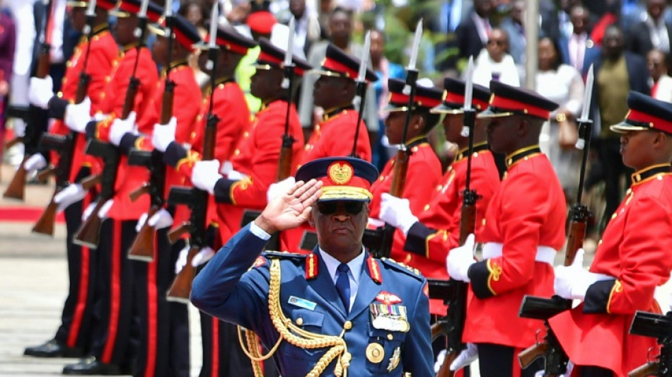 Kenia inicia tres días de luto nacional tras la muerte del jefe del ejército en un accidente