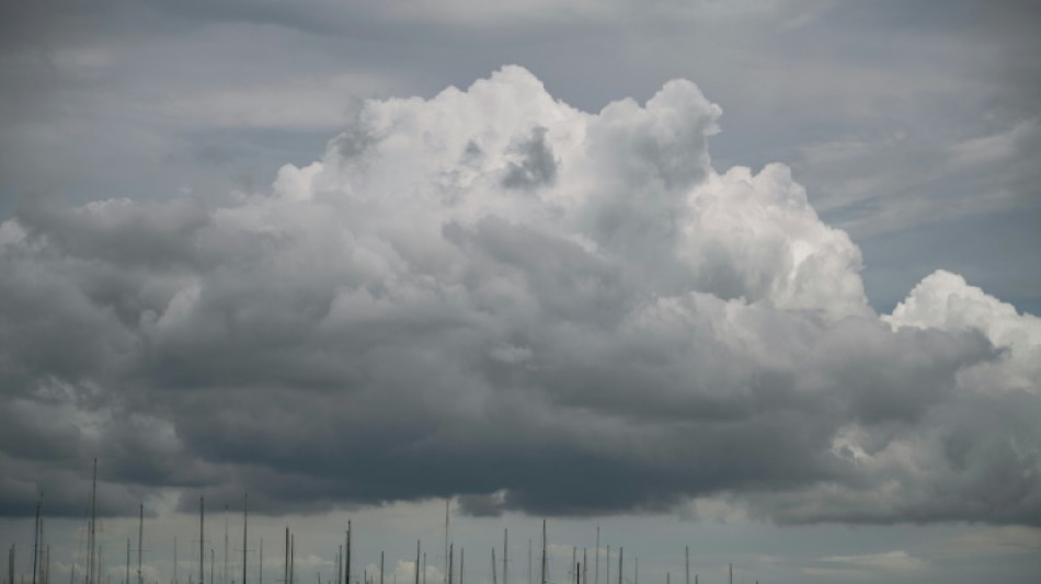 Texas hunkers down as storm Beryl approaches