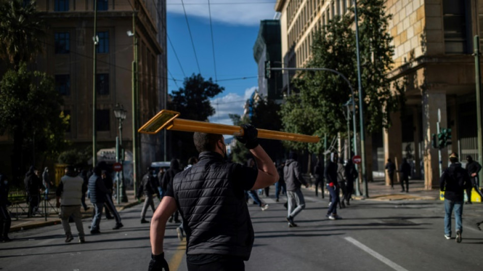 Enfrentamientos en Grecia en la masiva protesta por la tragedia ferroviaria