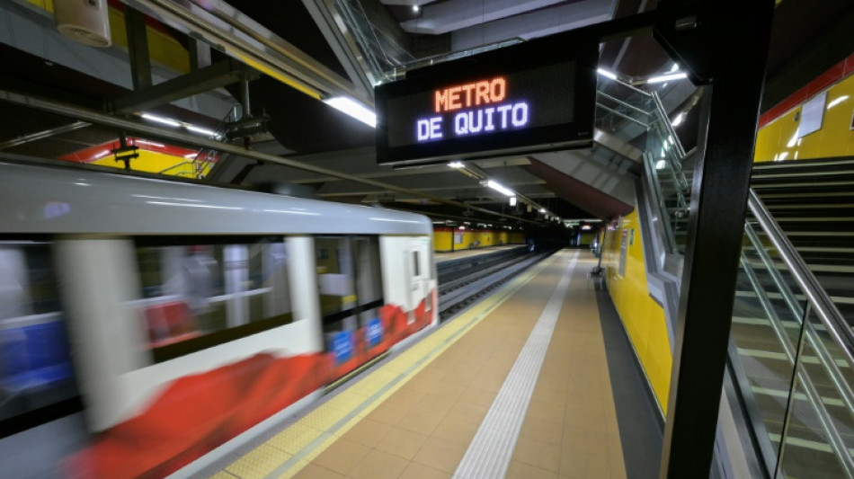 Quito inaugura seu metrô após uma década de espera