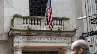 Wall Street riduce le perdite dopo dazi a Messico congelati