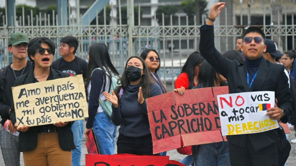 Ecuador suspende las labores por dos días por la crisis eléctrica