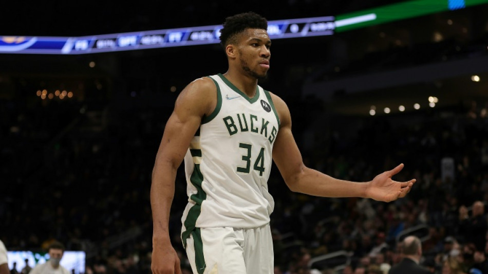 Giannis pours in 50 in Bucks victory, Celtics win ninth straight