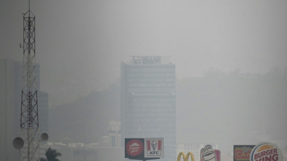 Hondureños vuelven a la mascarilla debido a la alta contaminación del aire