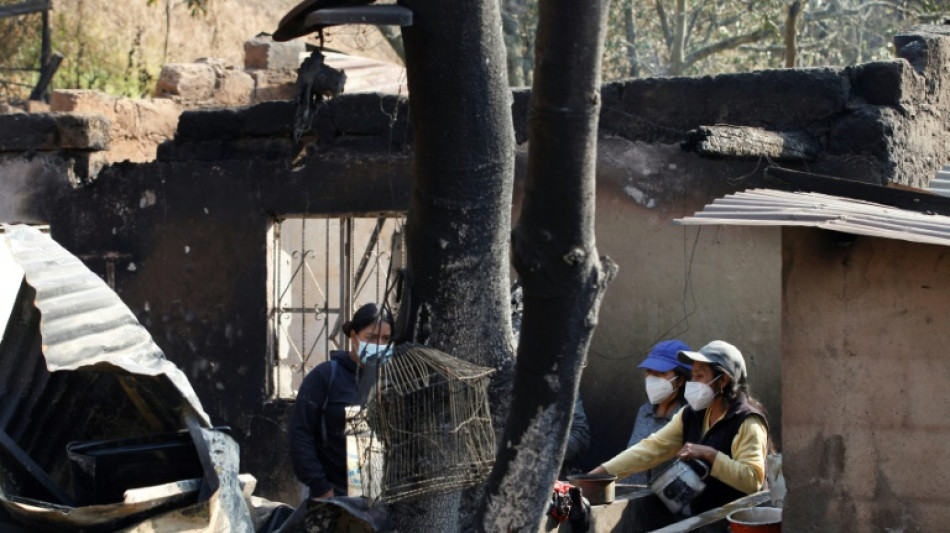 Quito empieza a recuperar la "normalidad" tras devastadores incendios forestales