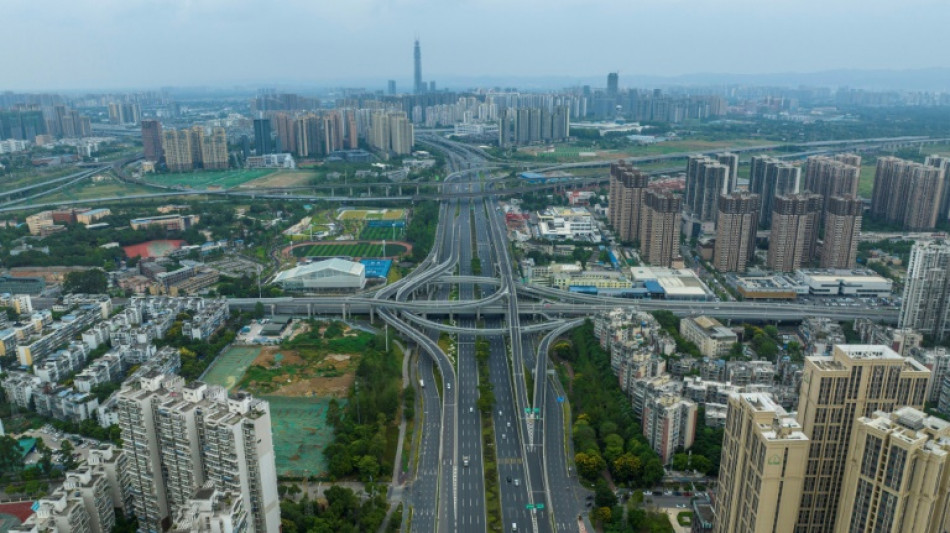 Chine: la grande ville de Chengdu poursuit son confinement