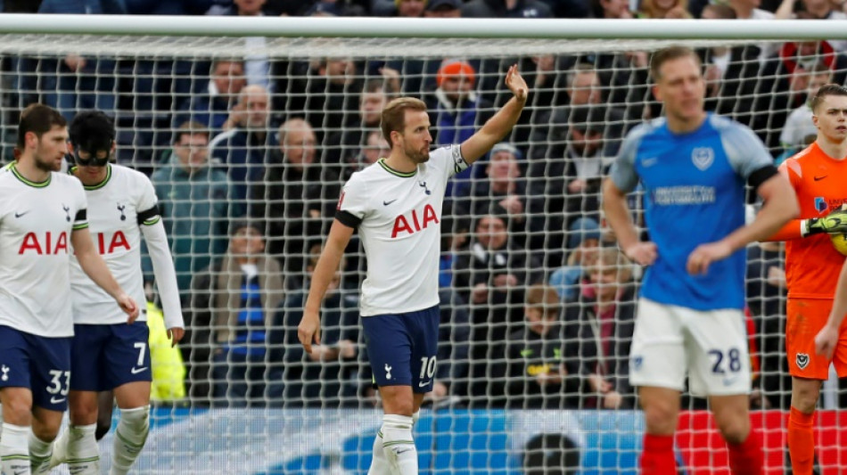 Kane fires Spurs into FA Cup fourth round as Leicester progress